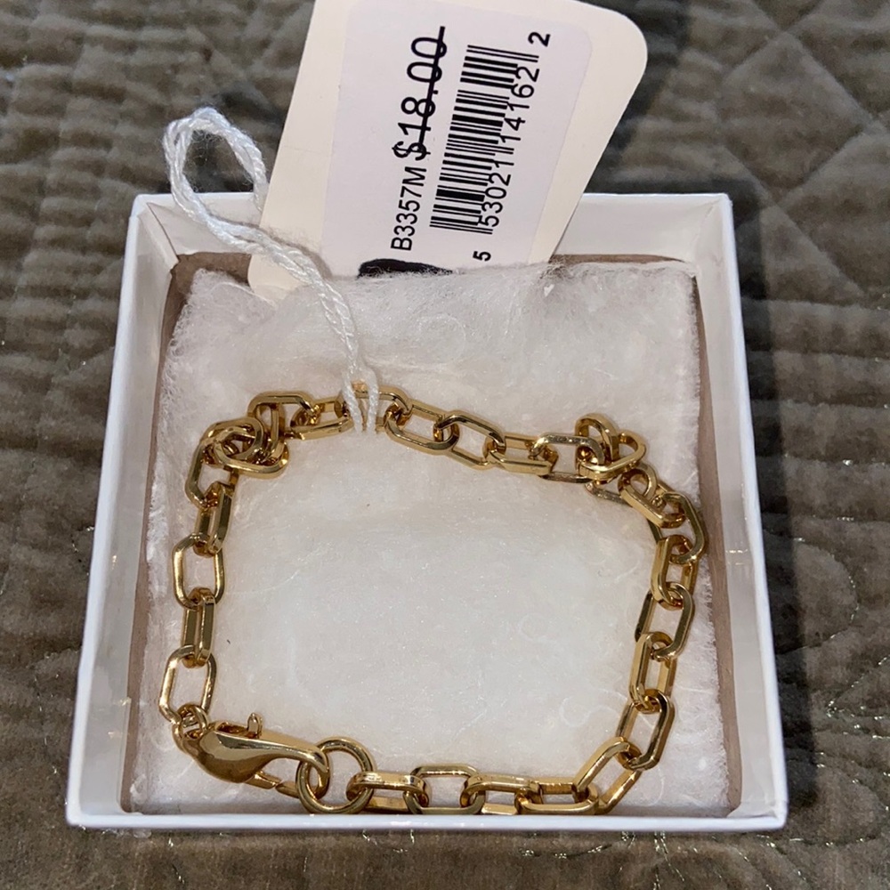 Gold chain bracelet